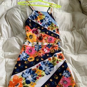 GUESS Los Angeles super pretty Scuba Knit 🧶 Floral Dress Size 12 NWOT Guess? 💐